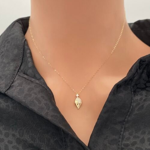 عقد ذهب عيار 18 الوزن 0.69 جرام