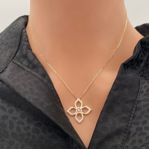 عقد ذهب عيار 18 الوزن 3.08 جرام