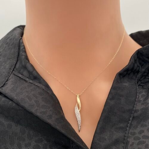 عقد ذهب عيار 18 الوزن 1.19 جرام