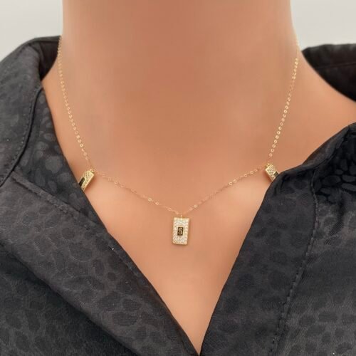 عقد ذهب عيار 18 الوزن 1.46 جرام