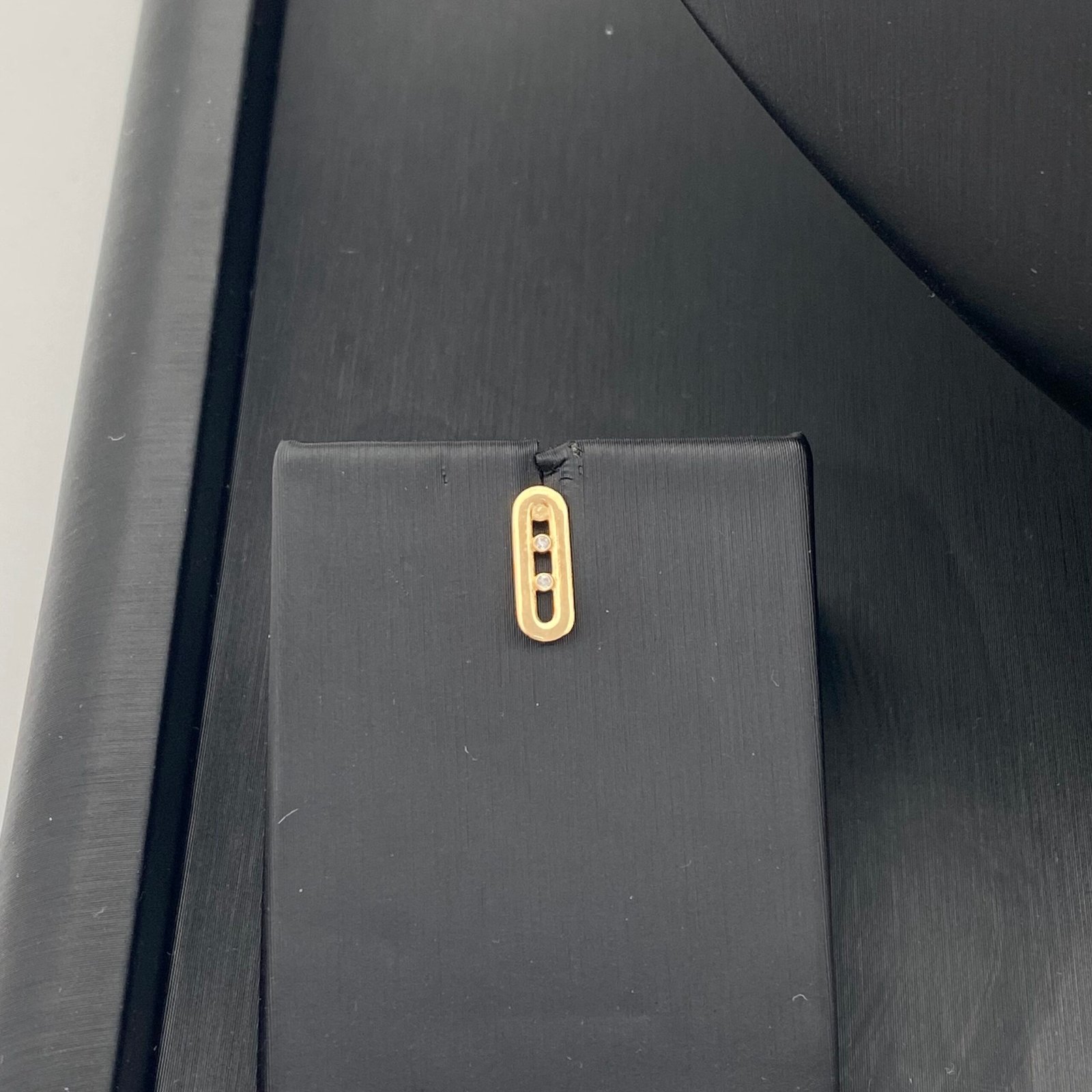 طقم ذهب عيار 18 وزن 4.83 جرام تصميم متقن يبرز أناقتك في كل المناسبات 3 طقم ذهب عيار 18 وزن 4.83 جرام تصميم متقن يبرز أناقتك في كل المناسبات - الصورة 3