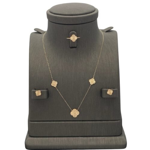 نصف طقم اطفال ذهب عيار 18 الوزن 2.03 جرام