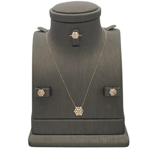 نصف طقم اطفال ذهب عيار 18 الوزن 2.03 جرام