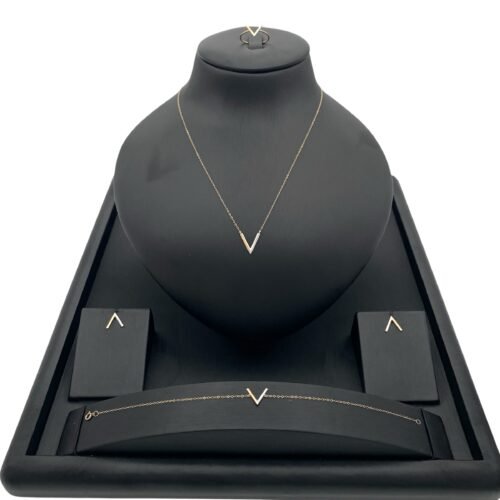 طقم ذهب عيار 18 الوزن 2.04 جرام