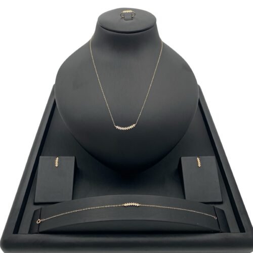 طقم ذهب عيار 18 الوزن 2.17 جرام