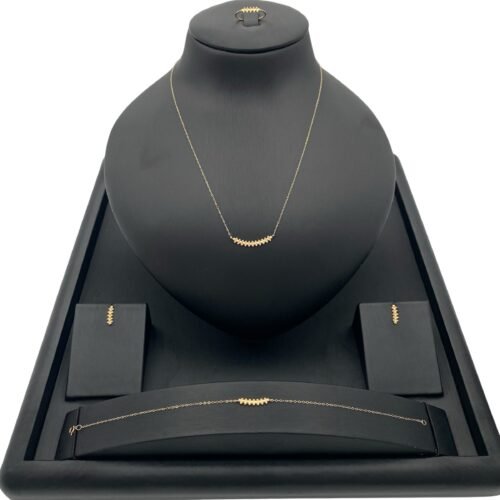 طقم ذهب عيار 18 الوزن 2.43 جرام