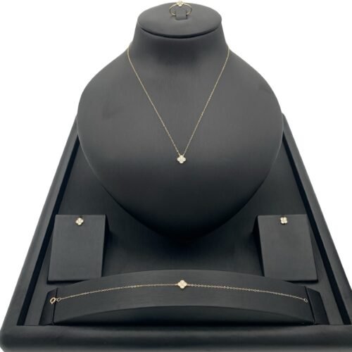 طقم ذهب عيار 18 الوزن 2.22 جرام