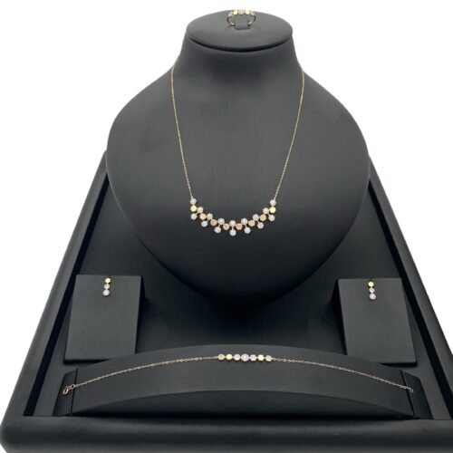 طقم ذهب شومية عيار 18 وزن 6.36 جم الأكثر اقتناءًا وملائم لجميع الإطلالات