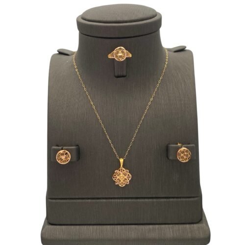 نصف طقم اطفال ذهب عيار 21 الوزن 2.73 جرام