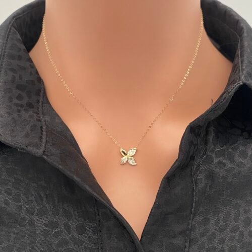 عقد ذهب عيار 18 الوزن 0.78 جرام