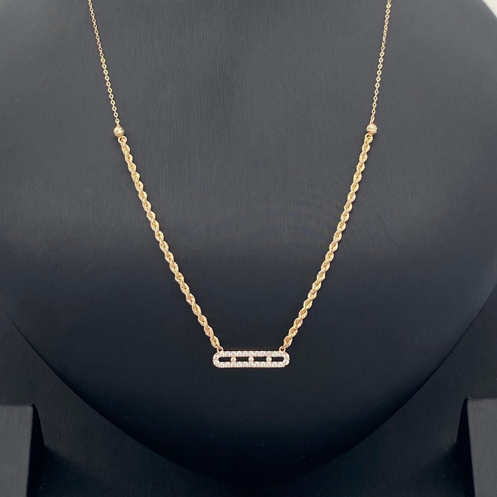 طقم ذهب مبروم عيار 18 وزن 5.01 جم تصميم عصري لامثيل له يليق بذوقك 2 طقم ذهب مبروم عيار 18 وزن 5.01 جم تصميم عصري لامثيل له يليق بذوقك - الصورة 2