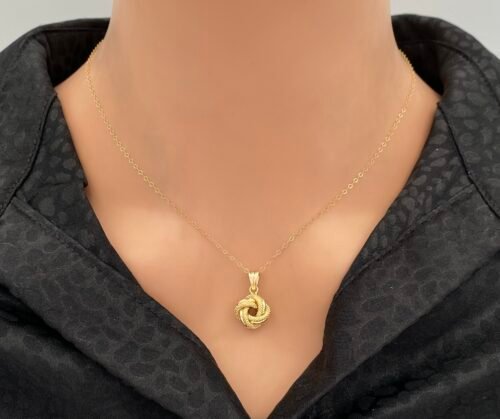 عقد ذهب عيار 18 الوزن 1.46 جرام