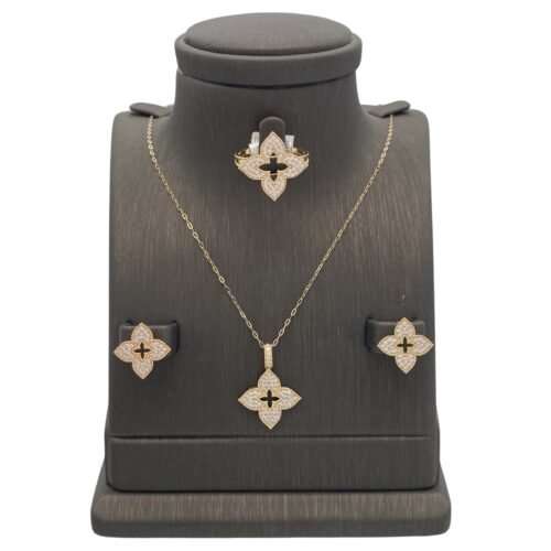 نصف طقم ذهب عيار 18 الوزن 8.06 جرام