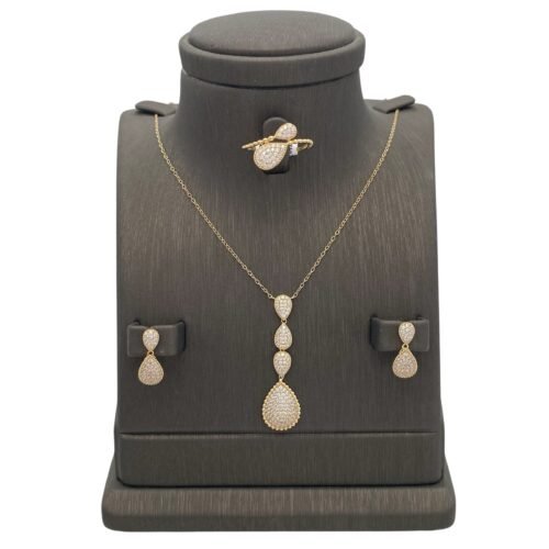 نصف طقم ذهب عيار 18 الوزن 7.38 جرام