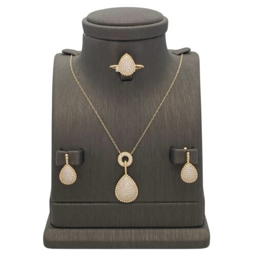 نصف طقم ذهب عيار 18 الوزن 8.77 جرام