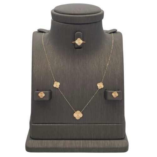 نصف طقم اطفال ذهب عيار 18 الوزن 2.02 جرام