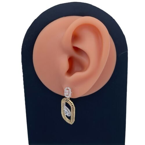 حلق ذهب عيار 18 الوزن 2.68 جرام