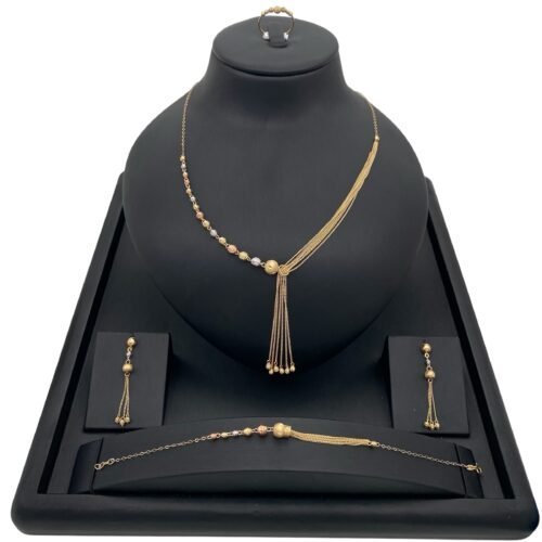 طقم ذهب دوريكا عيار 18 وزن 11.87 جم لأناقة دائمة تلفت الأنظار