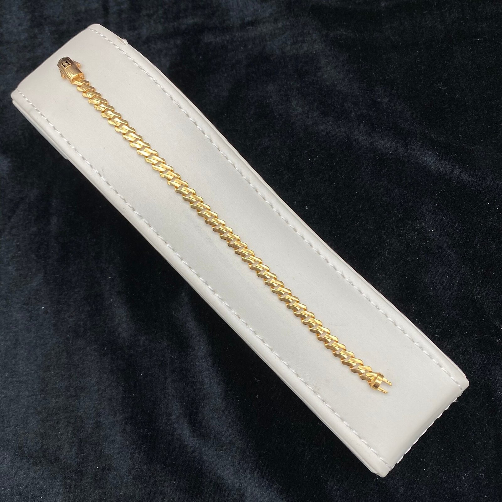 إسوارة ذهب عيار 21 الوزن 8.72 جرام