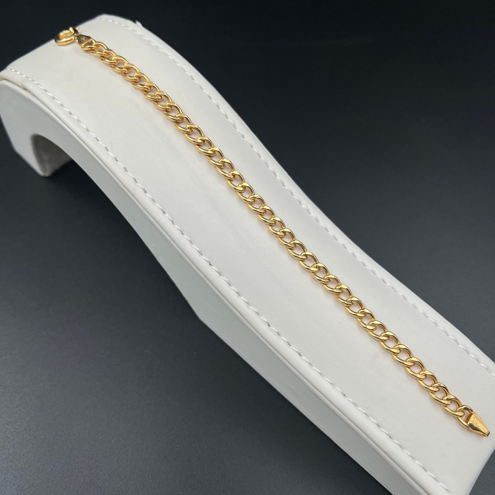 إسواره ذهب عيار 21 الوزن 5.88 جرام