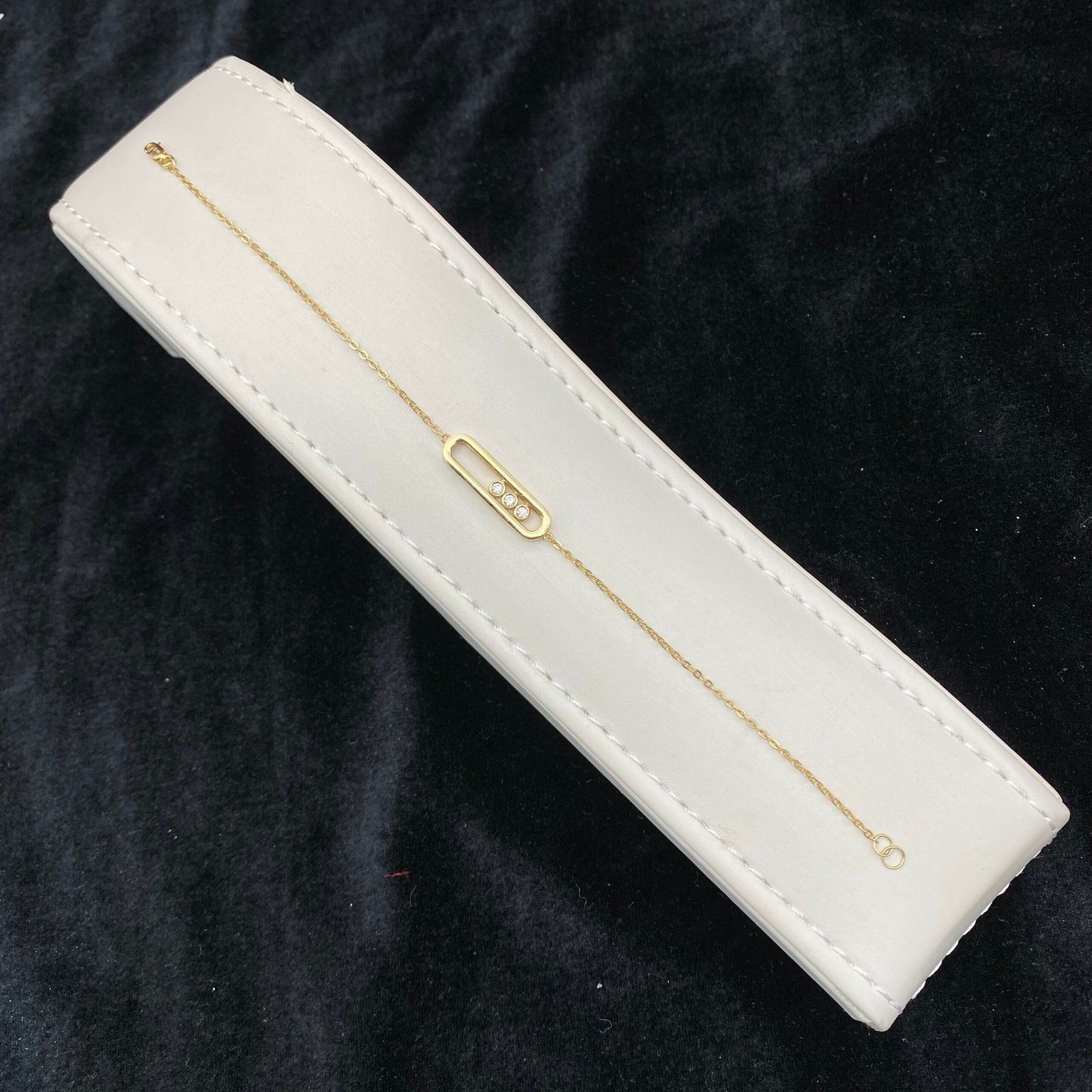 إسوارة ذهب عيار 18 الوزن 2.8 جرام