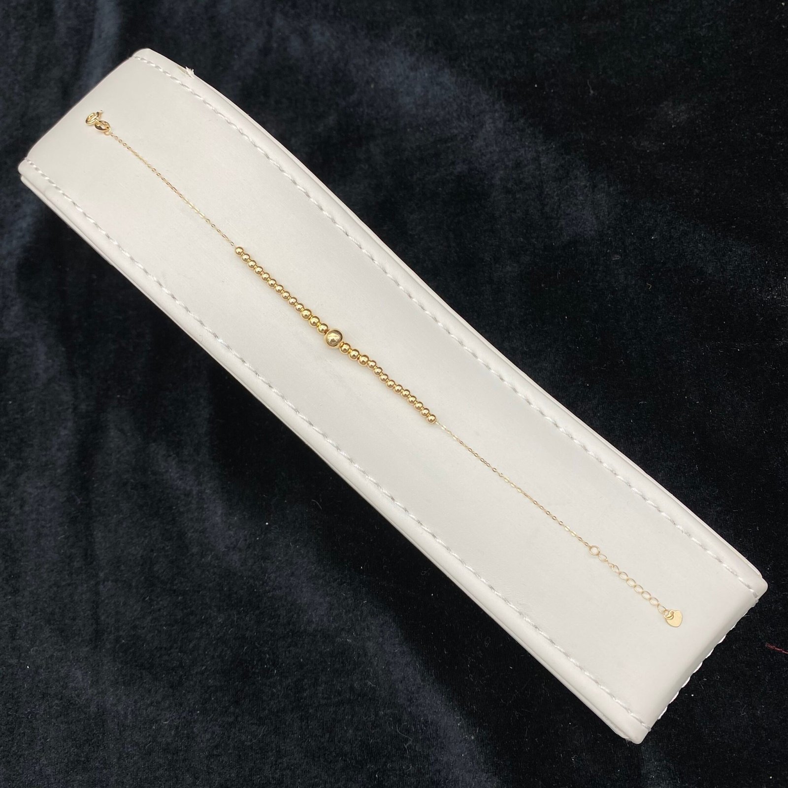 إسوارة ذهب عيار 18 الوزن 0.66 جرام