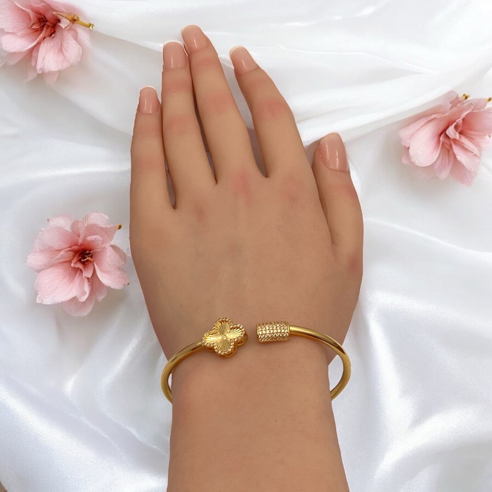 أسوارة ذهب عيار 21 الوزن 8.78 جرام