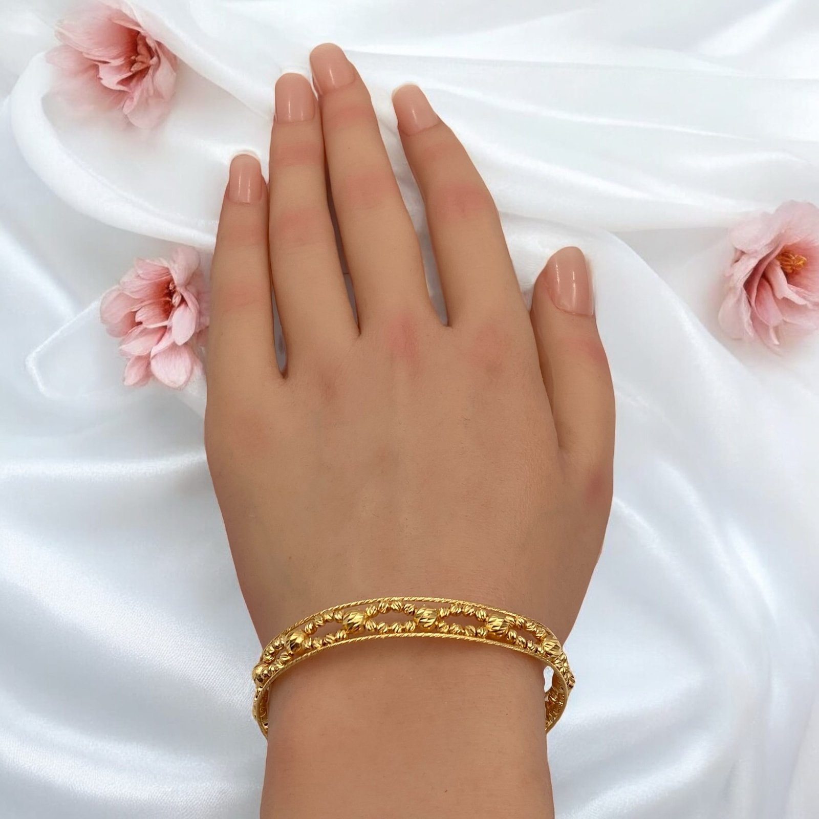 إسوارة ذهب عيار 21 الوزن 10.41 جرام