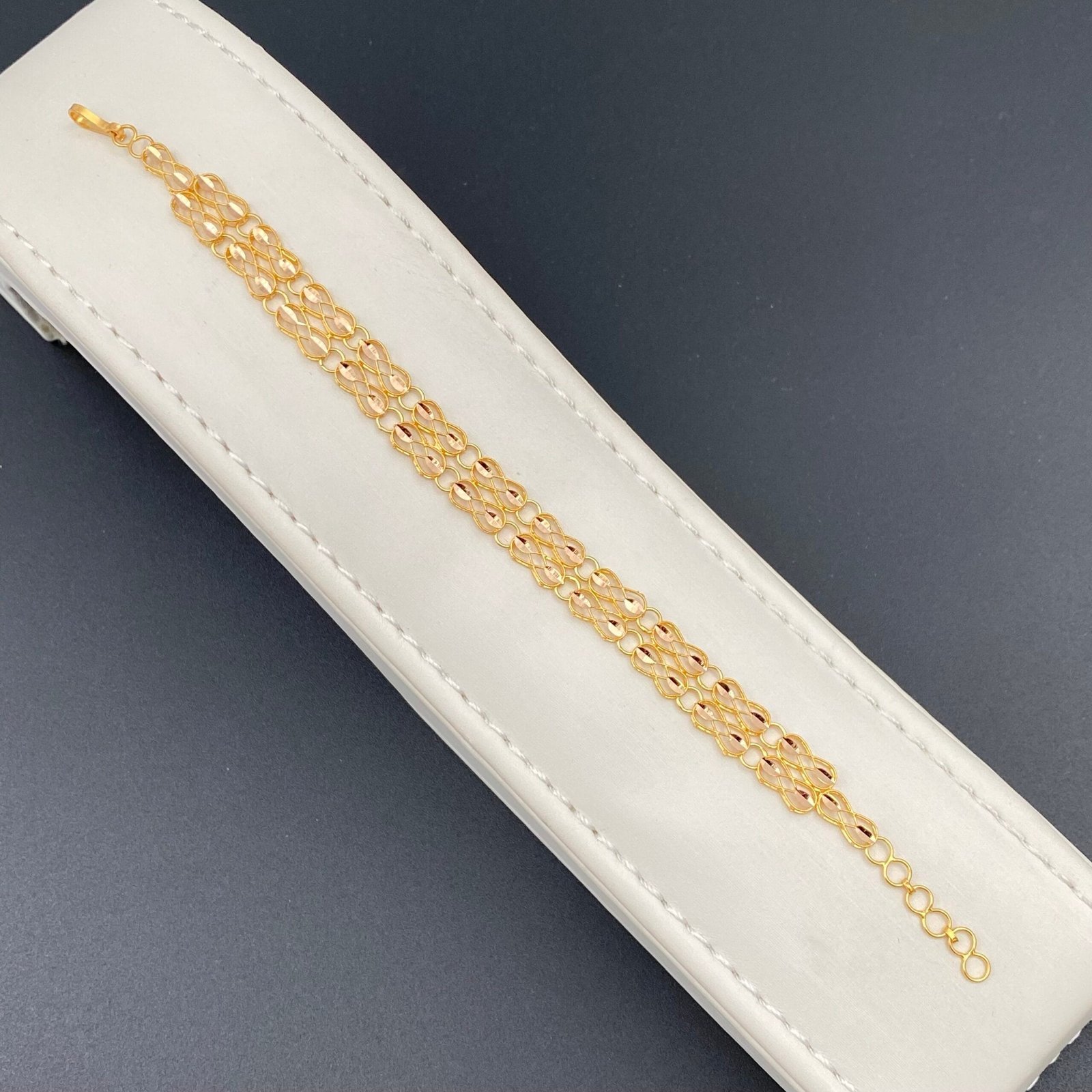 إسوارة وخاتم ذهب عيار 21 الوزن 5.45 جرام وزن