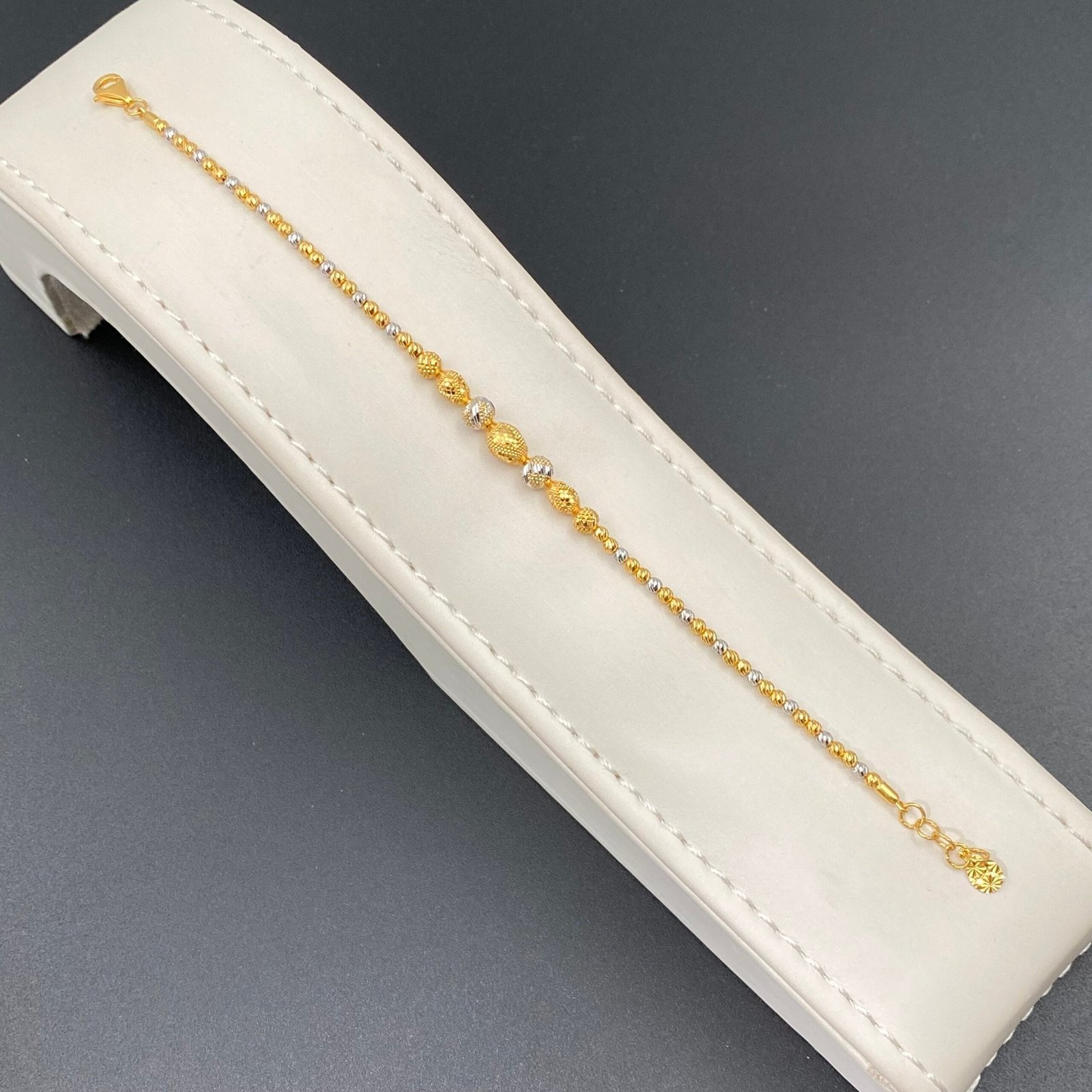 إسوارة وخاتم ذهب عيار 21 الوزن 4.89 جرام