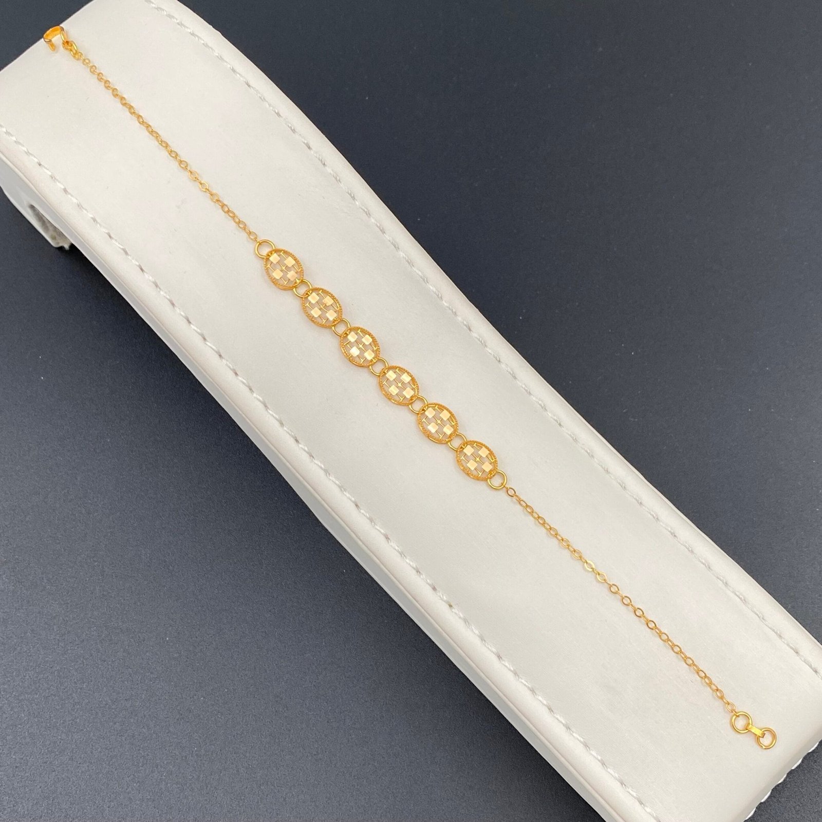 إسوارة ذهب عيار 21 الوزن 3.13 جرام