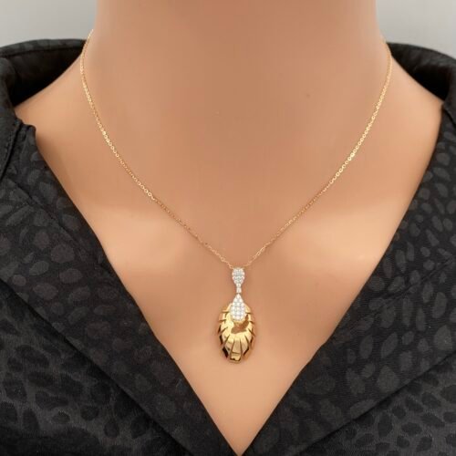 عقد ذهب عيار 18 الوزن 2.99 جرام