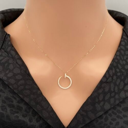 عقد ذهب عيار 18 الوزن 0.85 جرام