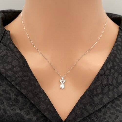 عقد ذهب عيار 18 الوزن 1.09 جرام