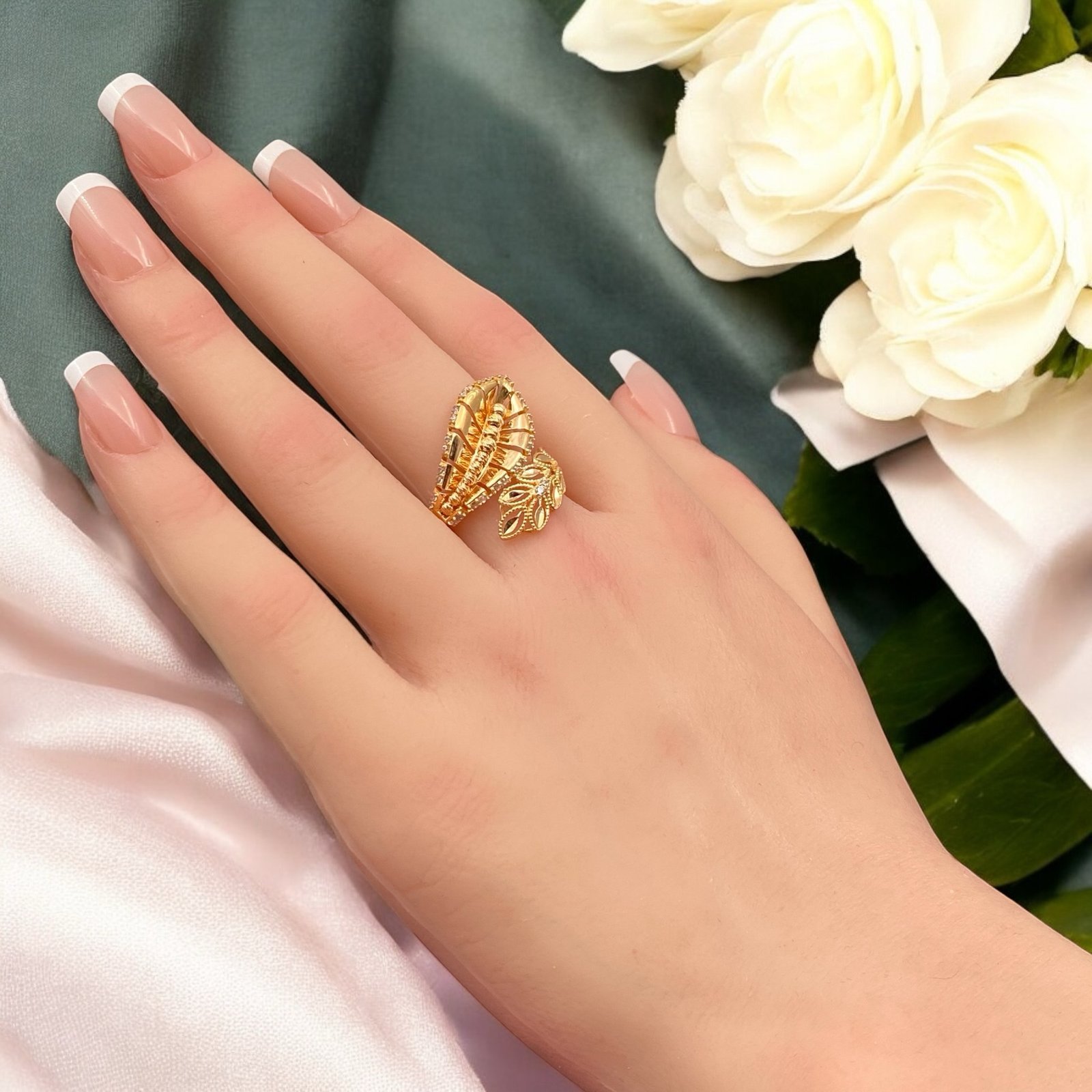 خاتم ذهب عيار 21 الوزن 4.42 جرام