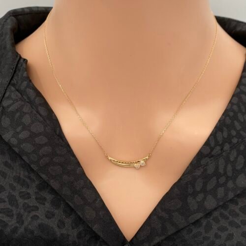 عقد ذهب عيار 18 الوزن 2.21 جرام