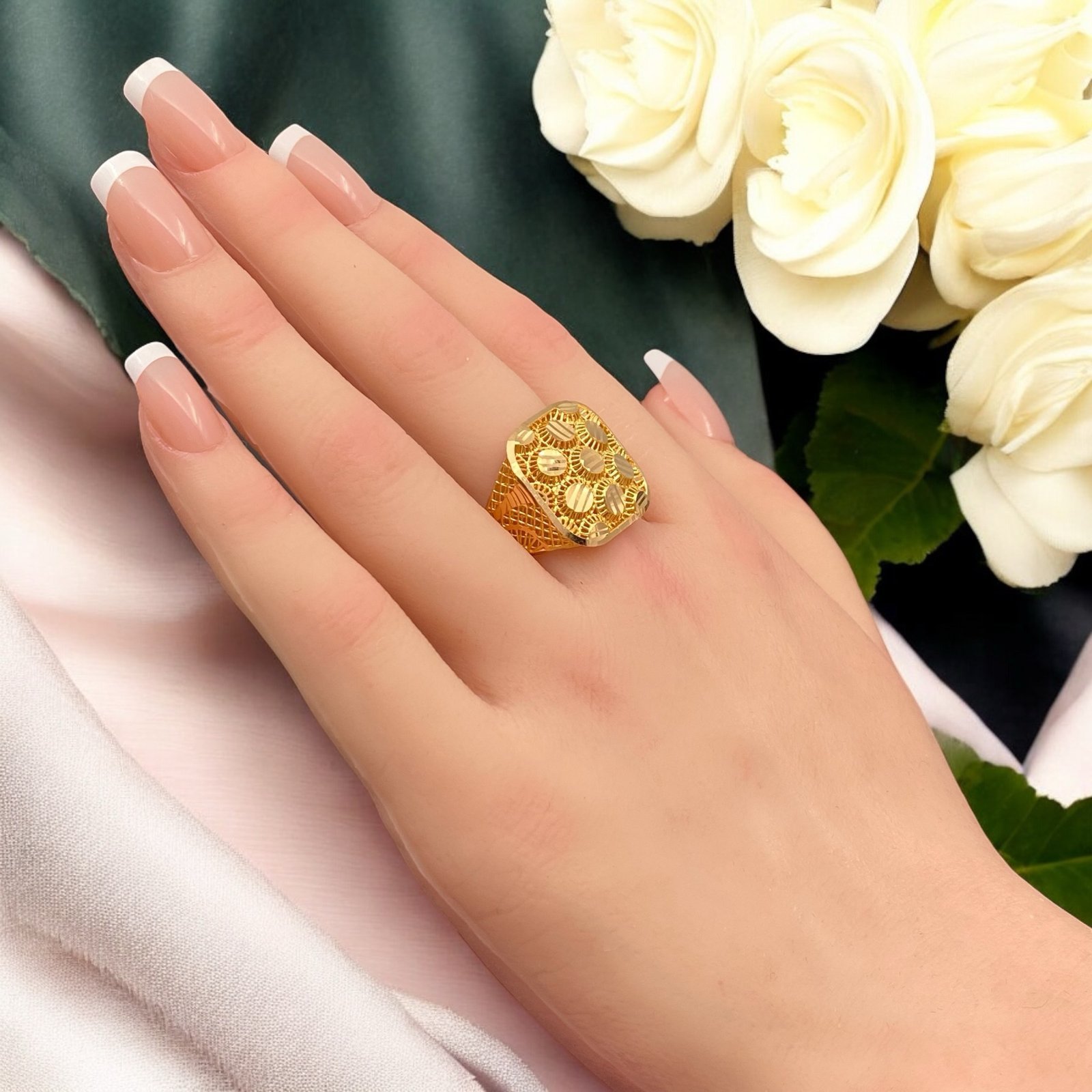 خاتم ذهب عيار 21 الوزن 4.34 جرام