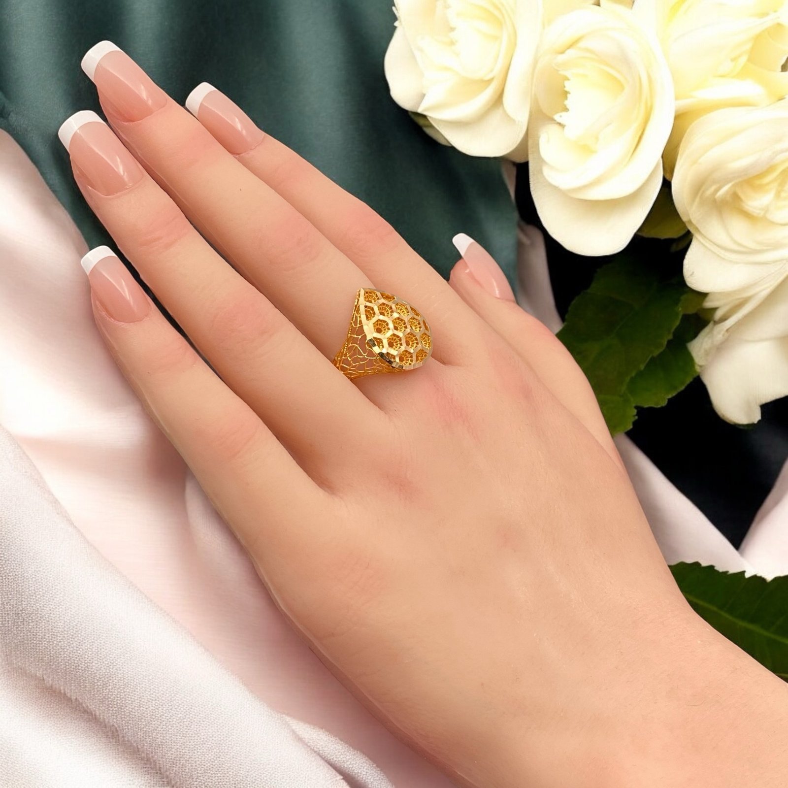 خاتم ذهب عيار 21 الوزن 3.35 جرام