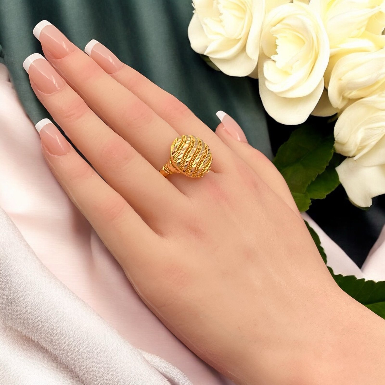 خاتم ذهب عيار 21 الوزن 4.42 جرام