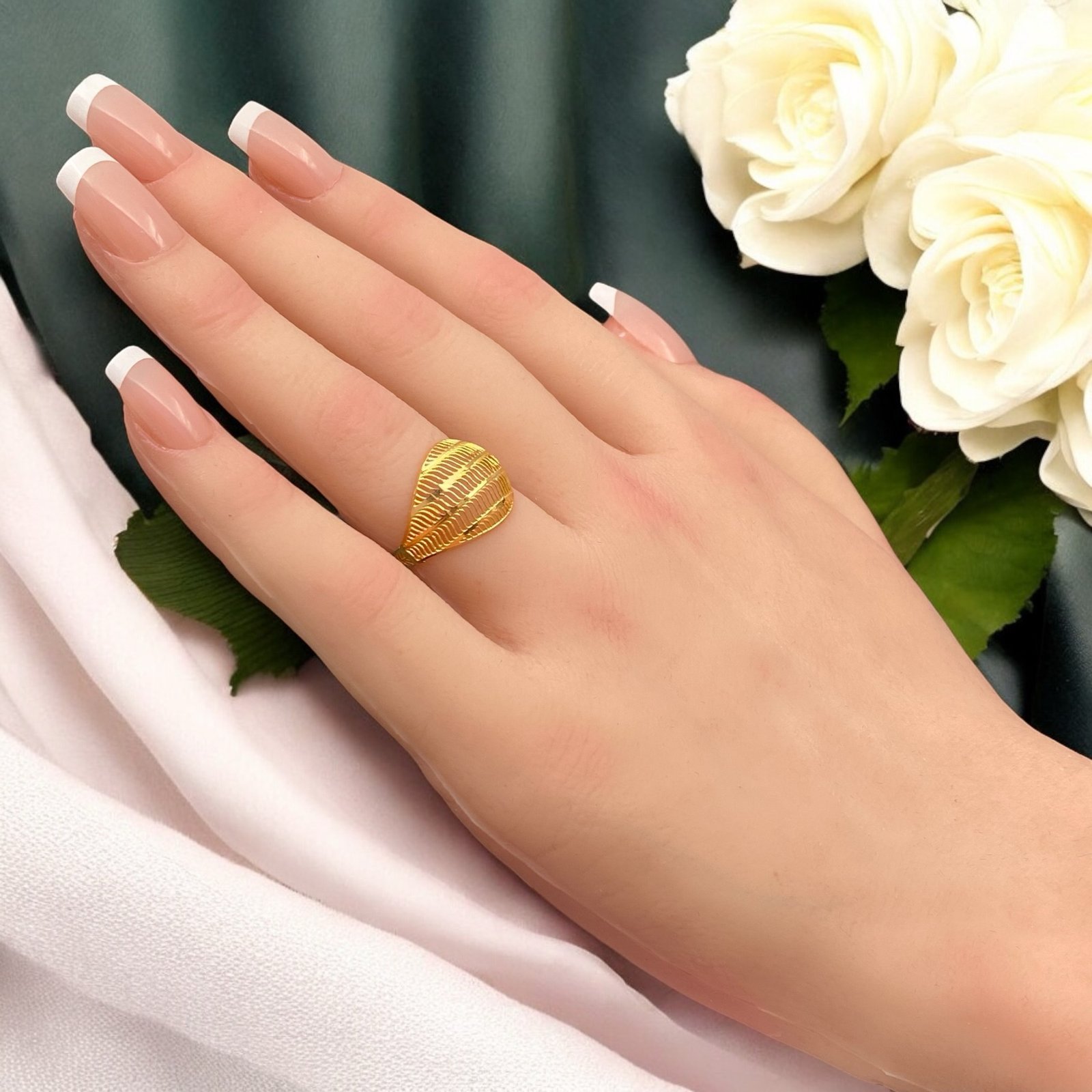 خاتم ذهب عيار 21 الوزن 1.35 جرام