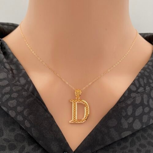 عقد حرف D ذهب عيار 21 الوزن 1.80 جرام