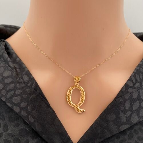 عقد حرف Q ذهب عيار 21 الوزن 2.35