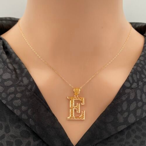 عقد حرف E ذهب عيار 21 الوزن 2.15 جرام