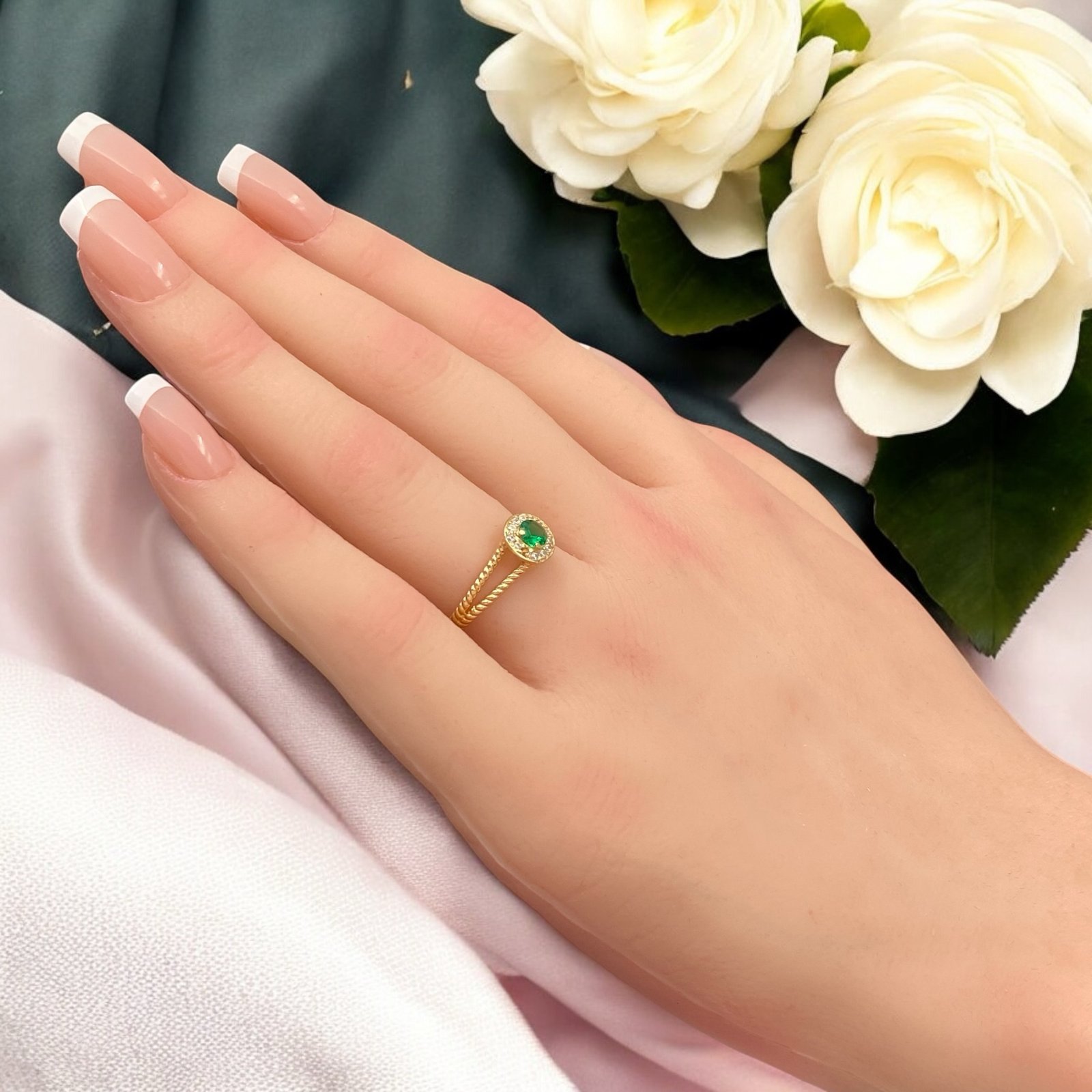 خاتم ذهب عيار 18 الوزن 2.43 جرام