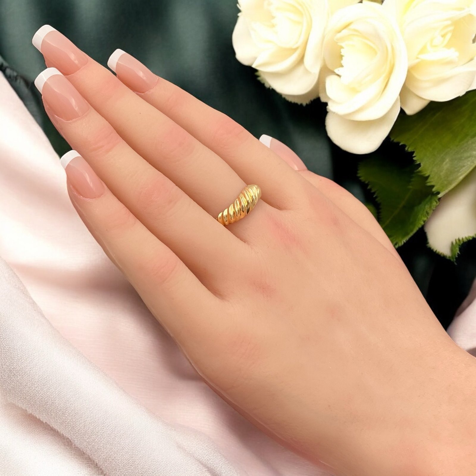 خاتم ذهب عيار 18 الوزن 2.37 جرام