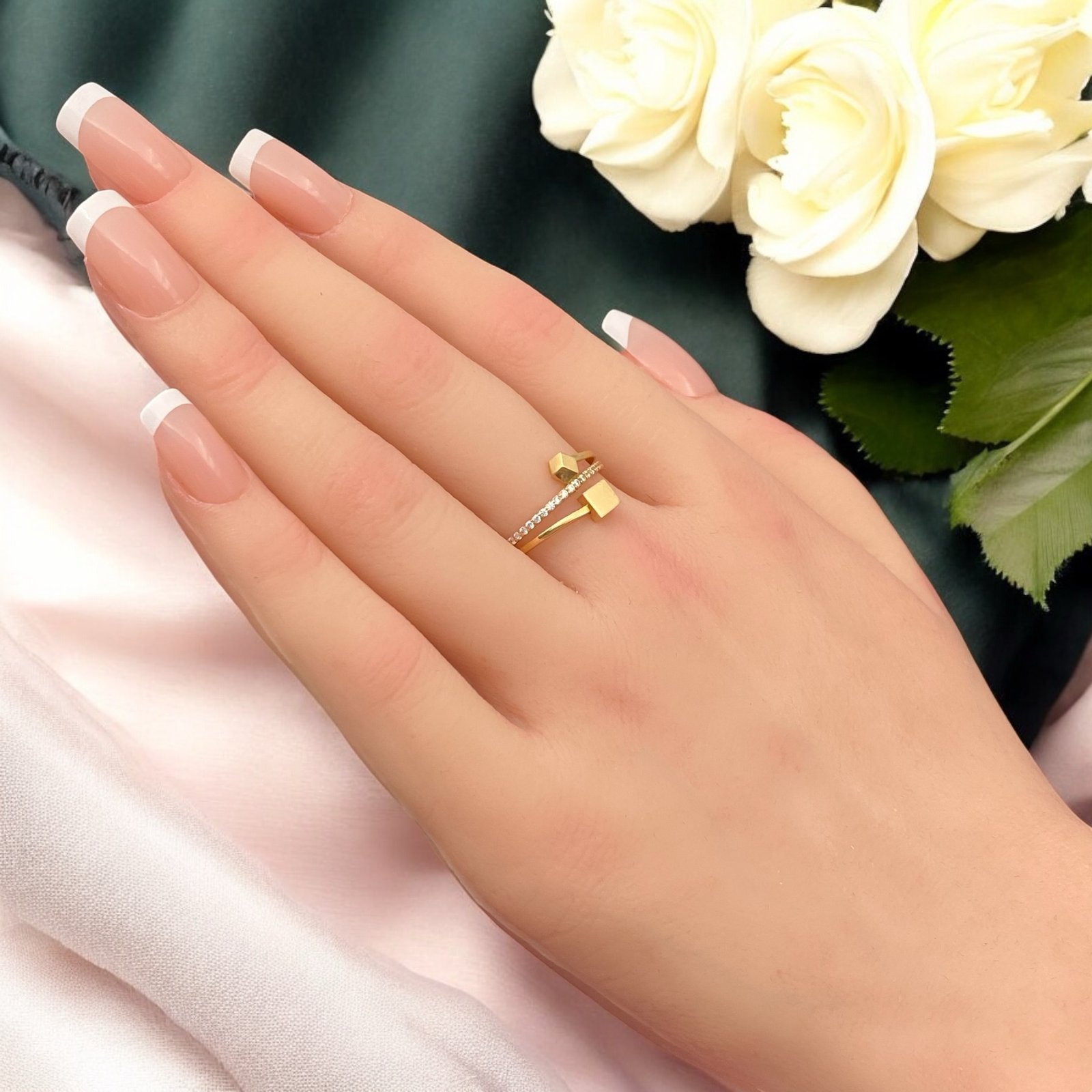 خاتم ذهب عيار 18 الوزن 2.13 جرام