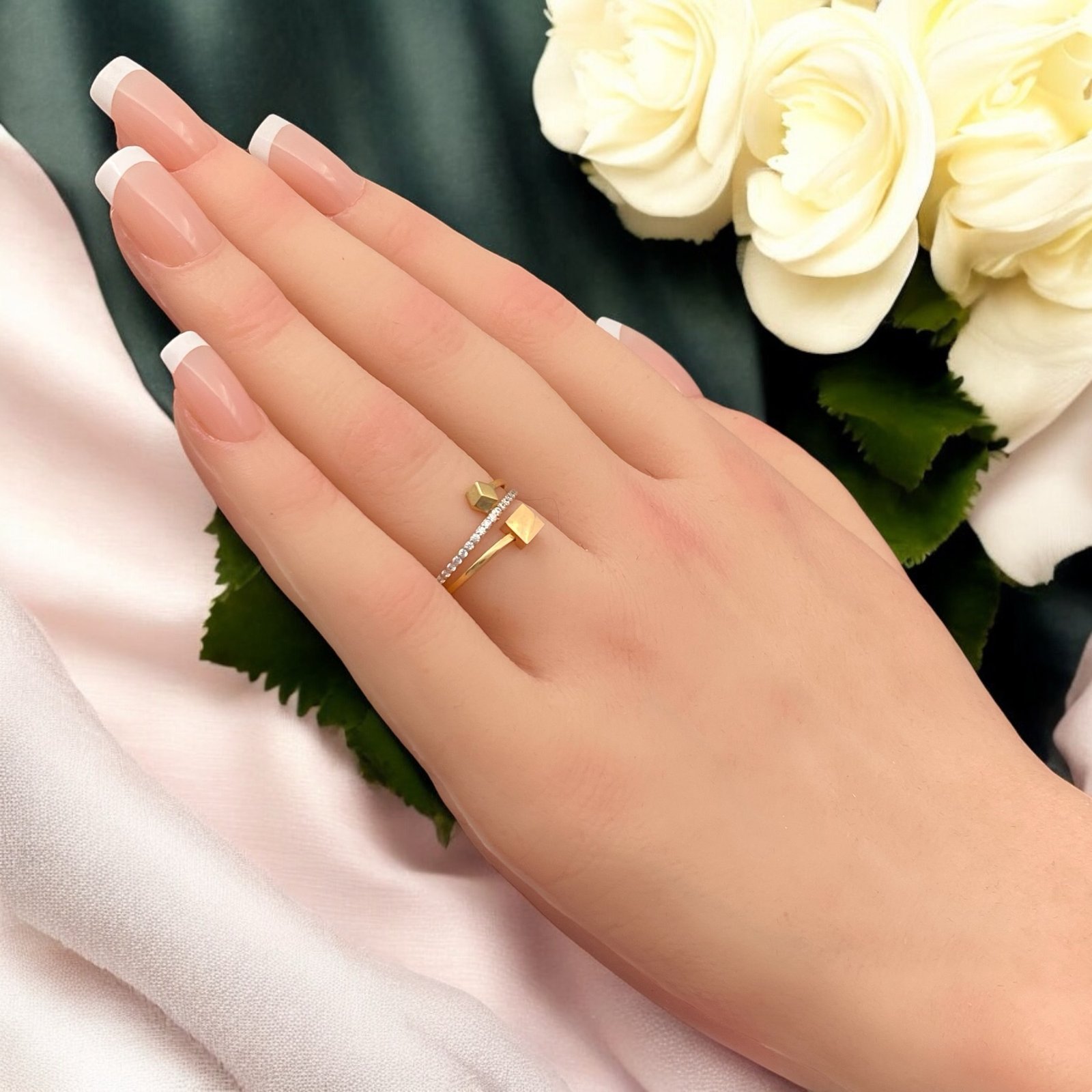 خاتم ذهب عيار 18 الوزن 2.04 جرام