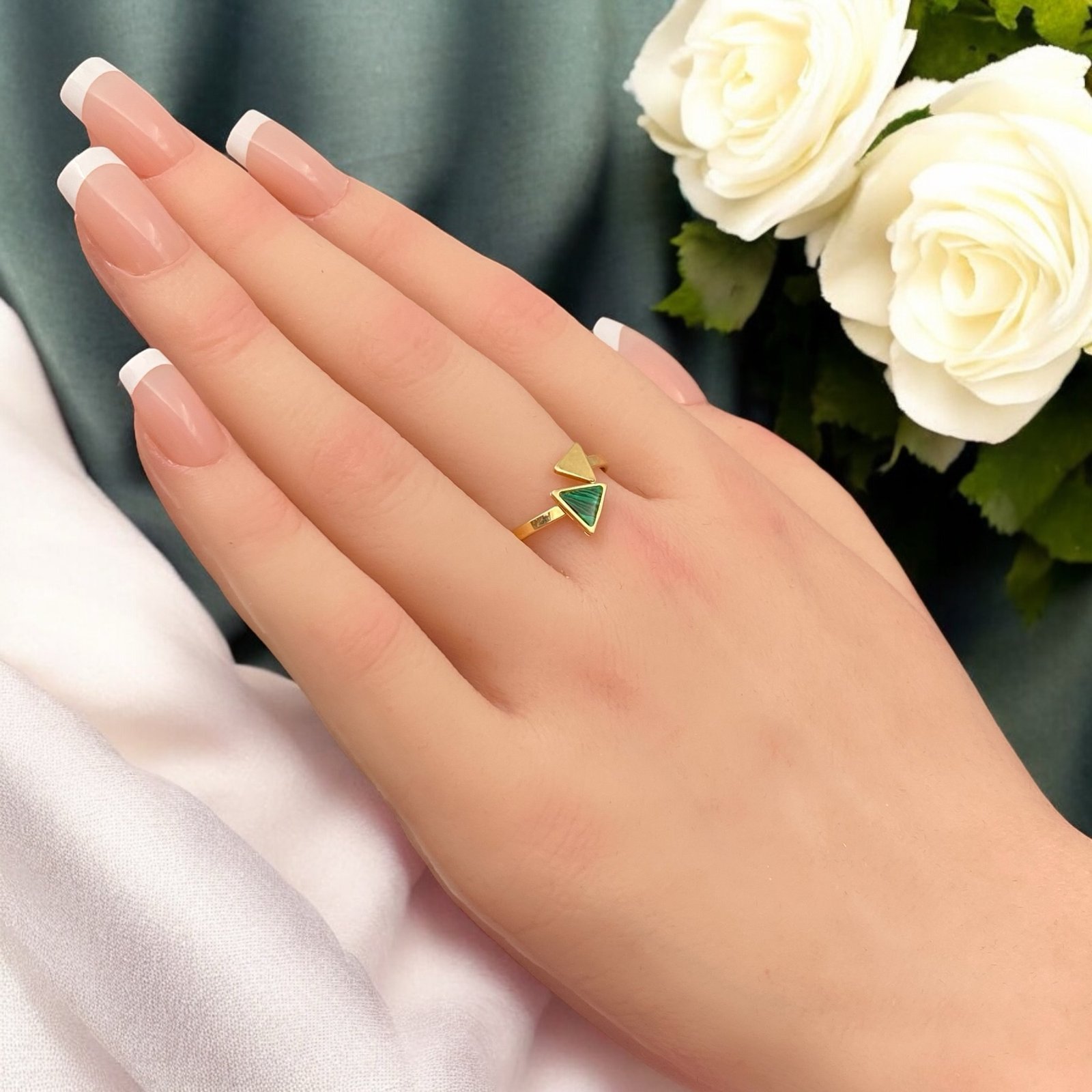 خاتم ذهب عيار 18 الوزن 2.10 جرام