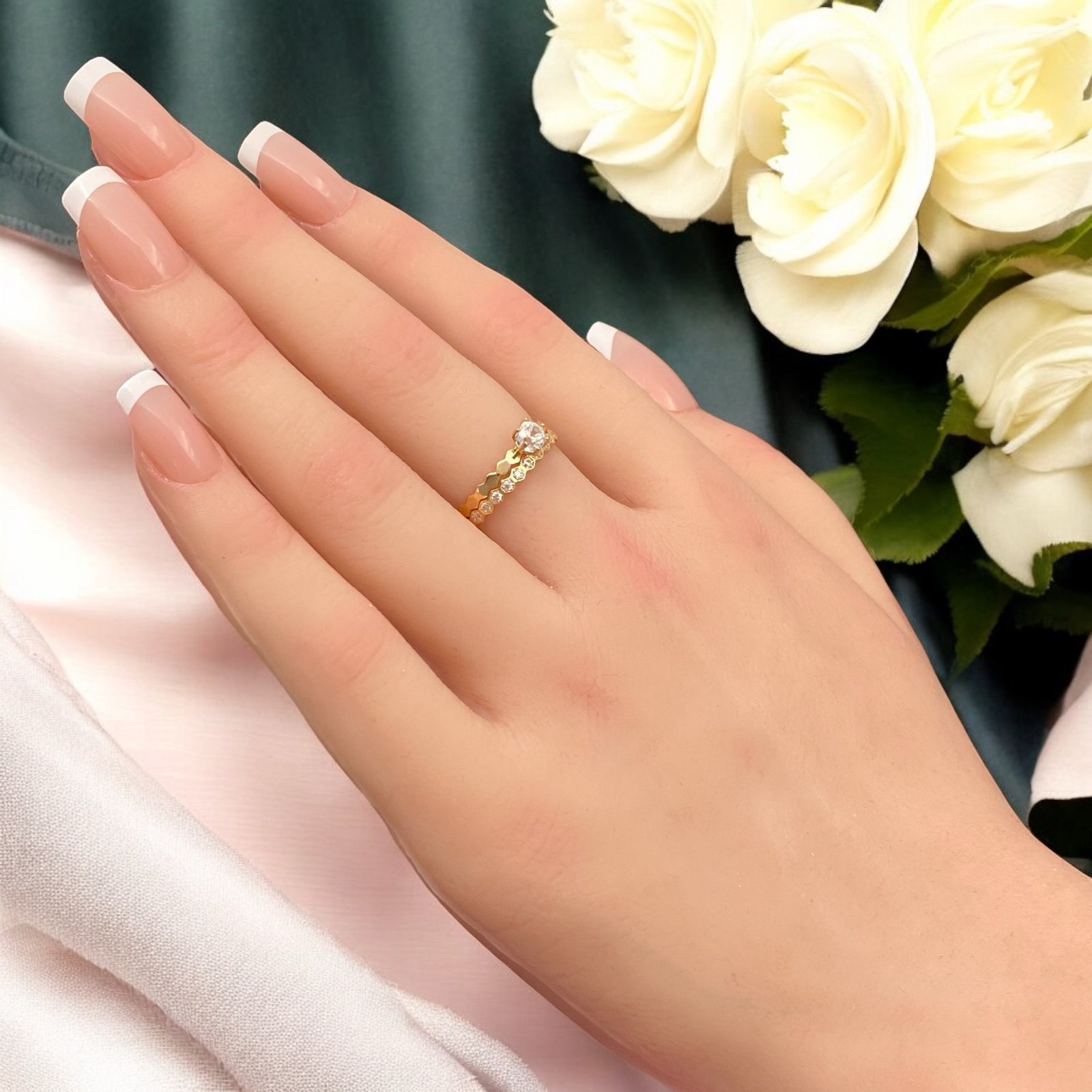 خاتم توينز ذهب عيار 18 الوزن 2.51 جرام