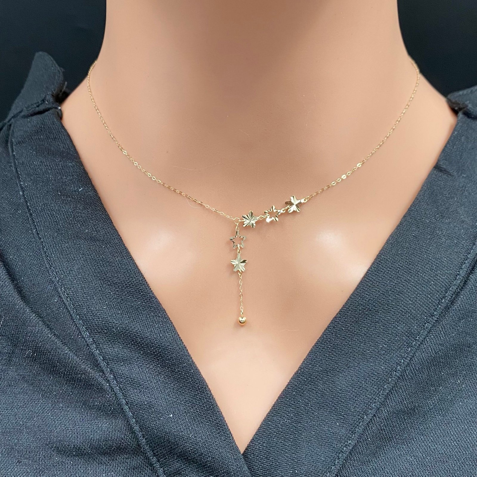 عقد ذهب عيار 18 الوزن 0.87 جرام